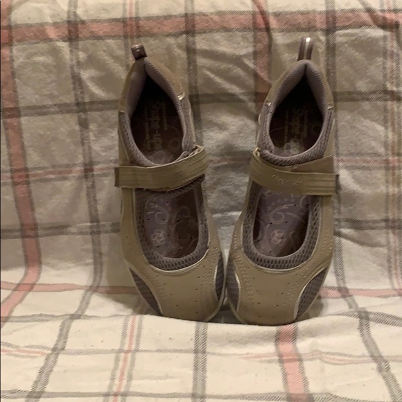 Shoes - Picture 6 of 6